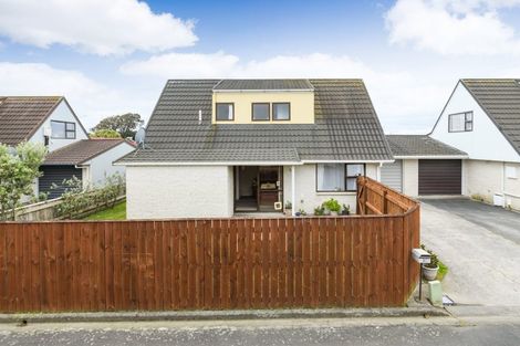 Photo of property in 9 Charisma Court, Kelvin Grove, Palmerston North, 4414