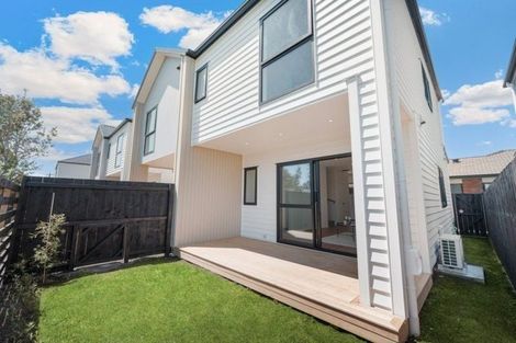 Photo of property in 4/18 Albert Road, Kelston, Auckland, 0602