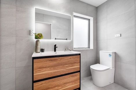 Photo of property in 104a Moire Road, West Harbour, Auckland, 0618