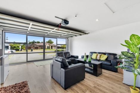 Photo of property in 23 Little Oaks Drive, Yaldhurst, Christchurch, 8042