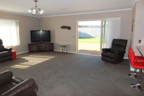 Photo of property in 8 Teppett Place, Foxton Beach, Foxton, 4815