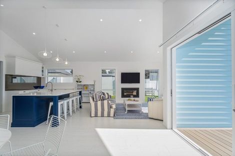 Photo of property in 17 Waitotara Way, Whitianga, 3510