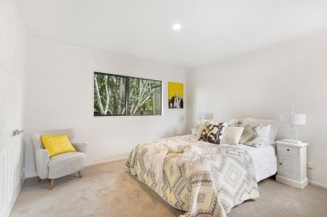 Photo of property in 2/73 Bond Crescent, Forrest Hill, Auckland, 0620