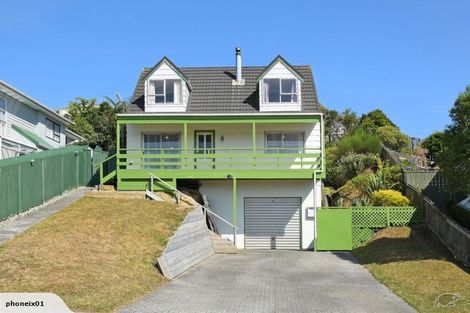 Photo of property in 7 Fitzpatrick Street, Newlands, Wellington, 6037