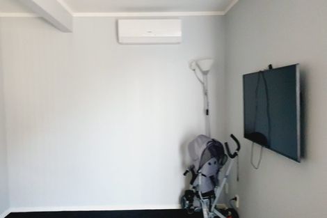 Photo of property in 2 Bell Street, Tawa, Wellington, 5028