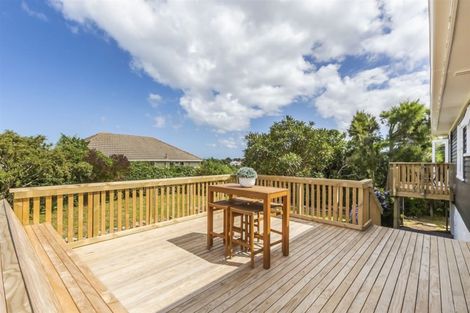 Photo of property in 6 Spur Grove, Titahi Bay, Porirua, 5022