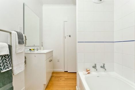 Photo of property in 1/48 Onepoto Road, Hauraki, Auckland, 0622