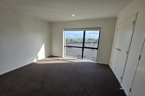 Photo of property in 2/16 Russell Road, Manurewa, Auckland, 2102