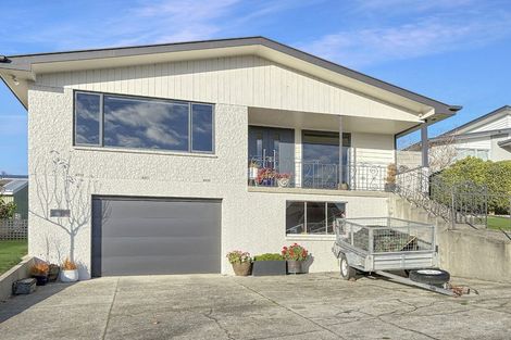Photo of property in 1 Aotea Crescent, Gore, 9710