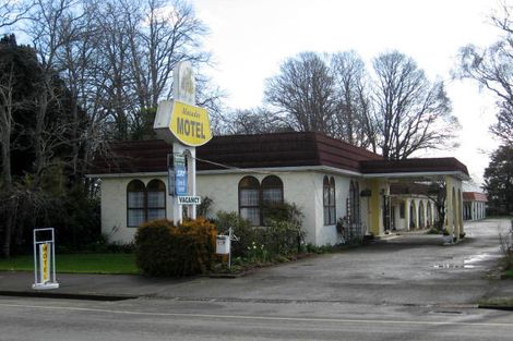 Photo of property in 187 High Street North, Carterton, 5713