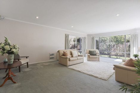 Photo of property in 4 Wardour Mews, Avonhead, Christchurch, 8042