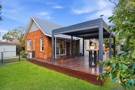 Photo of property in 7 Calbreath Place, Russley, Christchurch, 8042