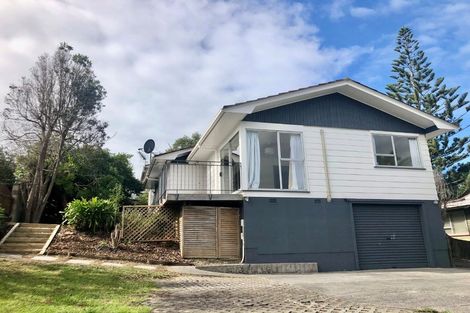 Photo of property in 4a Lavery Place, Sunnynook, Auckland, 0632