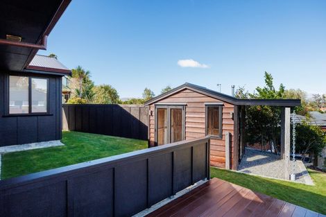 Photo of property in 2 Waimarama Court, Roslyn, Palmerston North, 4414