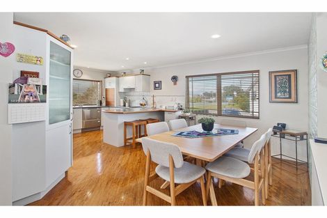 Photo of property in 78 Sunset Road, Unsworth Heights, Auckland, 0632
