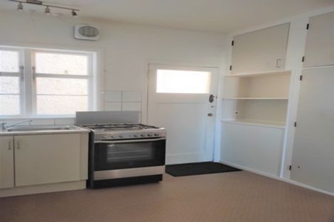 Photo of property in 92 Sutherland Road, Melrose, Wellington, 6023