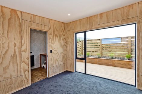 Photo of property in 22 Glenda Place, Seaward Bush, Invercargill, 9812