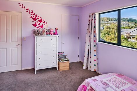 Photo of property in 28 Saunders Close, Whitby, Porirua, 5024