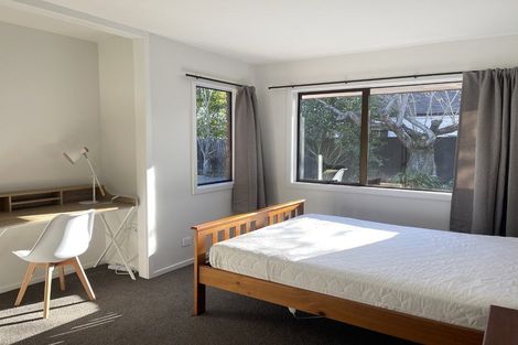 Photo of property in 242 Memorial Avenue, Burnside, Christchurch, 8053