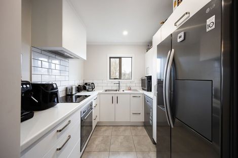 Photo of property in 11 Anna Jean Crescent, Flagstaff, Hamilton, 3210