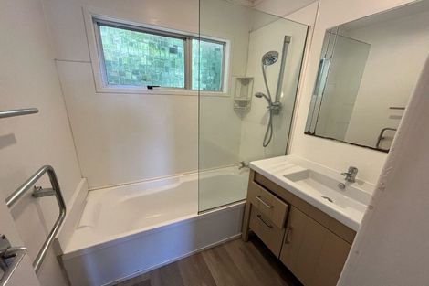 Photo of property in 2/10 Waratah Street, Birkenhead, Auckland, 0626