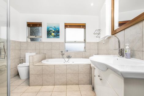 Photo of property in 22b Wairere Road, The Gardens, Auckland, 2105