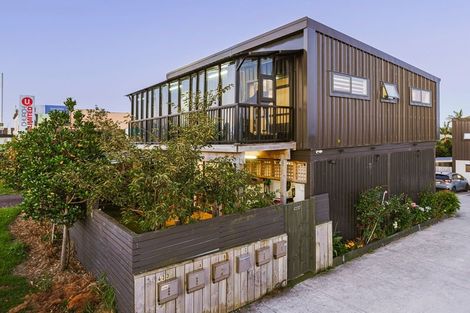 Photo of property in 4337 Great North Road, Glendene, Auckland, 0602