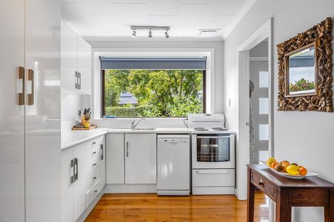 Photo of property in 2 Woodbank Street, Somerfield, Christchurch, 8024