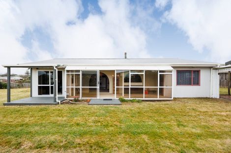 Photo of property in 14 Te Kiri Street, Himatangi Beach, Foxton, 4891