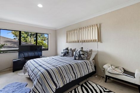 Photo of property in 2/8 Sailfish Drive, West Harbour, Auckland, 0618