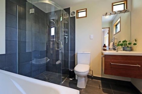 Photo of property in 17 Busby Hill, Havelock North, 4130