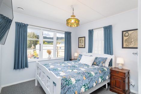 Photo of property in 27 Amundsen Grove, Stokes Valley, Lower Hutt, 5019