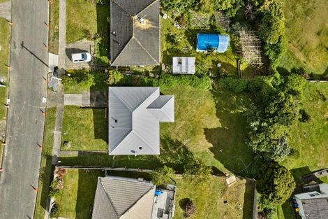 Photo of property in 14 Cumberland Grove, Cannons Creek, Porirua, 5024