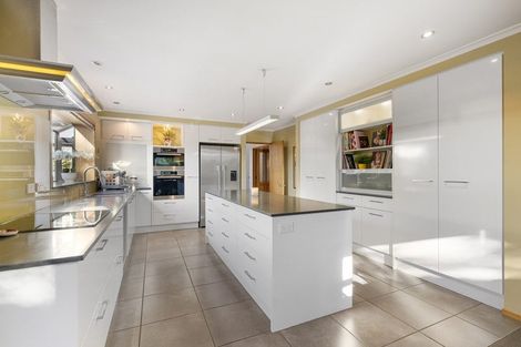 Photo of property in 5b Regency Crescent, Redwood, Christchurch, 8051