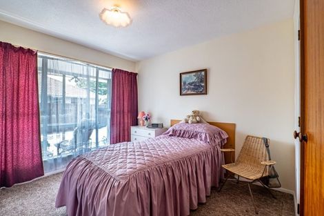 Photo of property in 20 Salford Avenue, Redwood, Christchurch, 8051