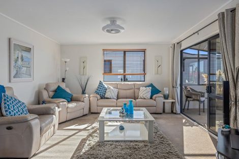 Photo of property in 9 Awatere Place, Snells Beach, 0920