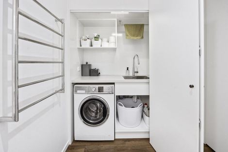 Photo of property in 251a Courtenay Street, Strandon, New Plymouth, 4312