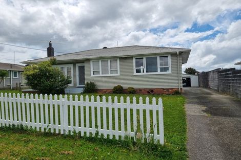 Photo of property in 42 Woodford Avenue, Henderson, Auckland, 0610