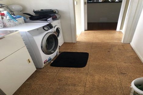 Photo of property in 125 Millbrook Road, Sunnyvale, Auckland, 0612