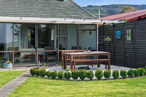 Photo of property in 208 Rarangi Beach Road, Rarangi, Blenheim, 7273