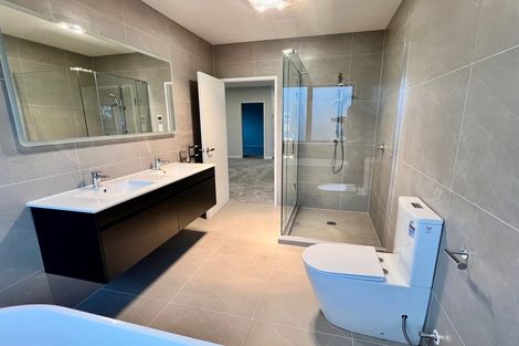 Photo of property in 16 Kiokio Place, Swanson, 0614