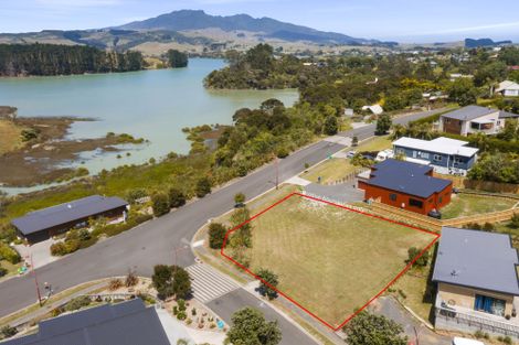 Photo of property in 1 Harakeke Place, Raglan, 3225