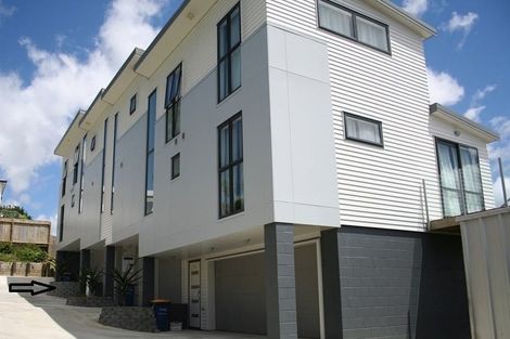 Photo of property in 16a Woodall Place, Totara Vale, Auckland, 0627