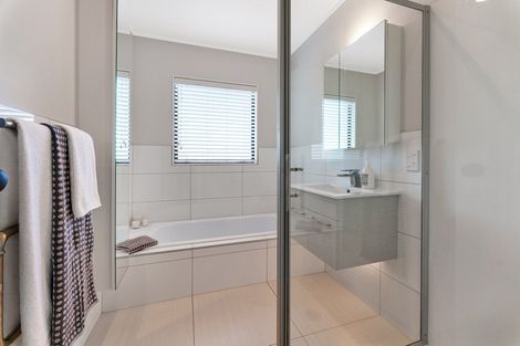 Photo of property in 2/2 Patons Road, Howick, Auckland, 2014