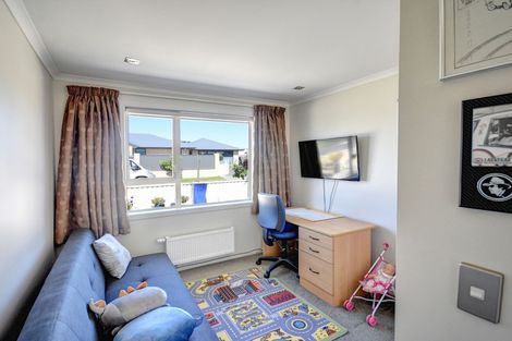 Photo of property in 2 Kura Place, Mosgiel, 9024