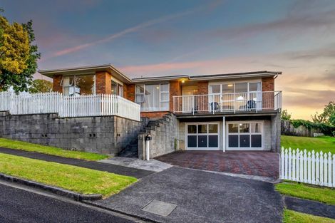 Photo of property in 16 Darwin Crescent, Spotswood, New Plymouth, 4310