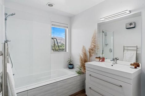 Photo of property in 12 Turnbull Crescent, Wanaka, 9305