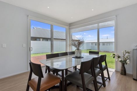 Photo of property in 33 Roy Hilton Drive, Flagstaff, Hamilton, 3210