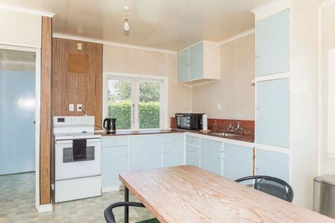 Photo of property in 27 Smith Street, Dannevirke, 4930