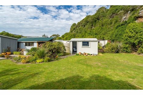 Photo of property in 17 Mihiwaka Road, Long Beach, Port Chalmers, 9081